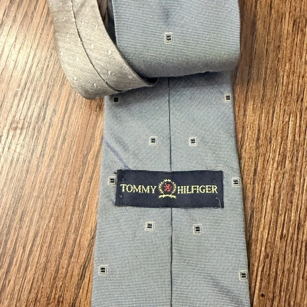 Tommy Hilfiger Blue Print Silk Tie - Fashionable and Chic! BD